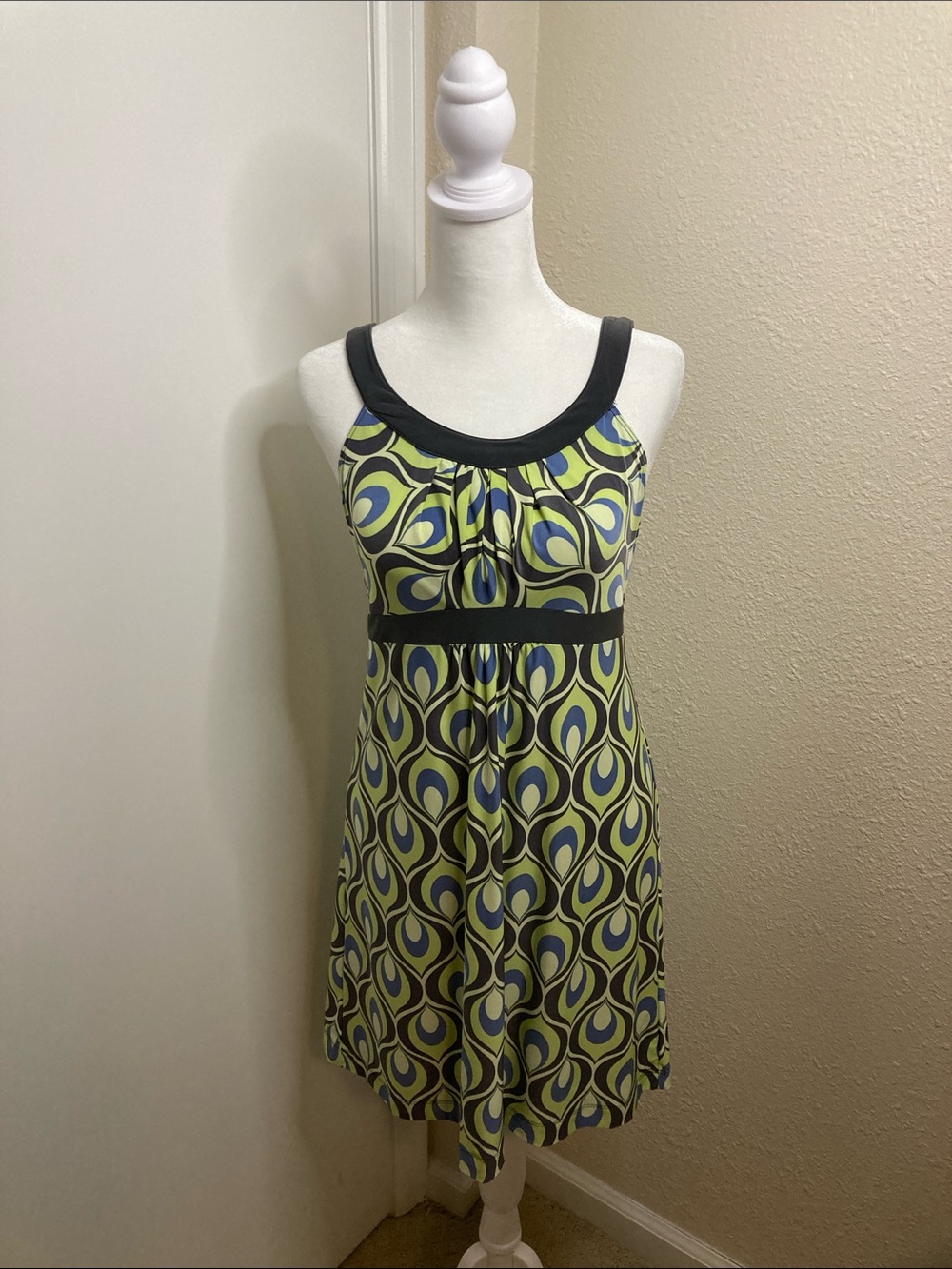 Ambrielle Slip Dress Sleeveless Scoop Neck Peacock Print, Y2K